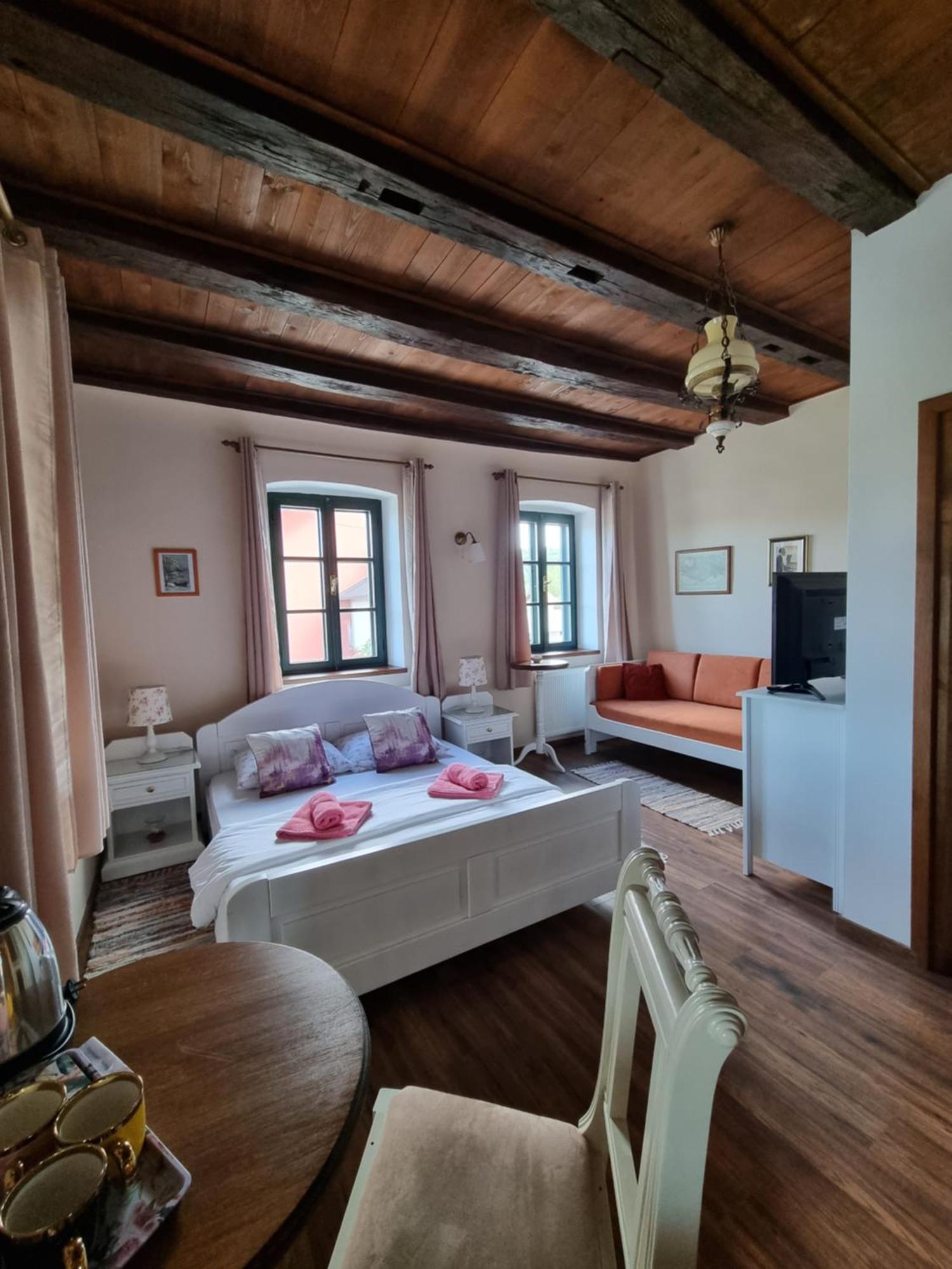 Taverna 1860 Rooms & Apartments Donja Zelina Cameră foto